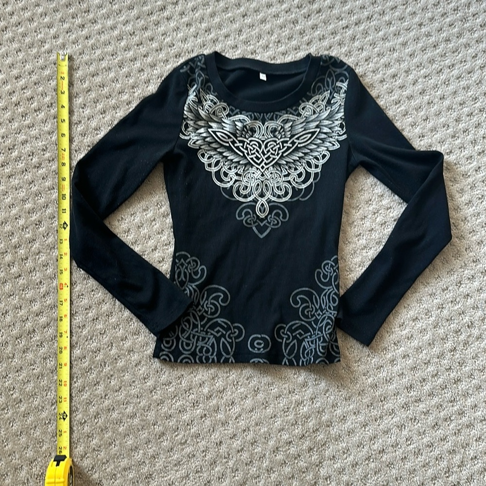 Black long sleeve ribbed tshirt